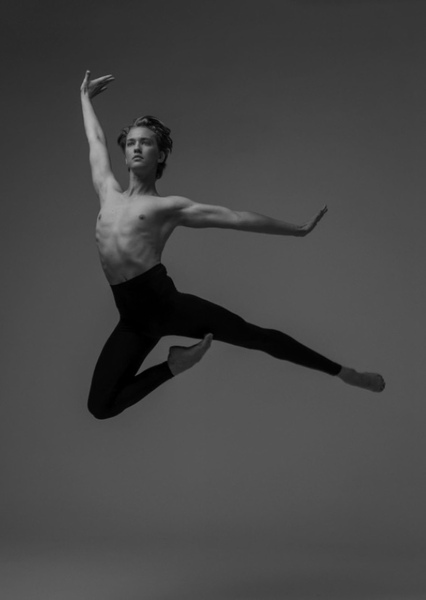 Julian MacKay photo