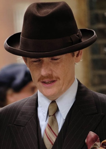 Julian Rhind-Tutt photo