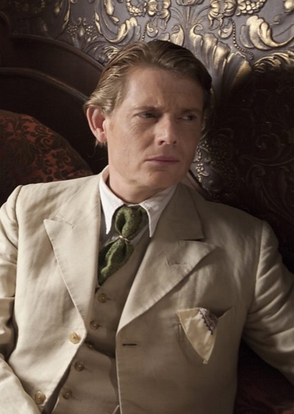 Julian Rhind-Tutt photo