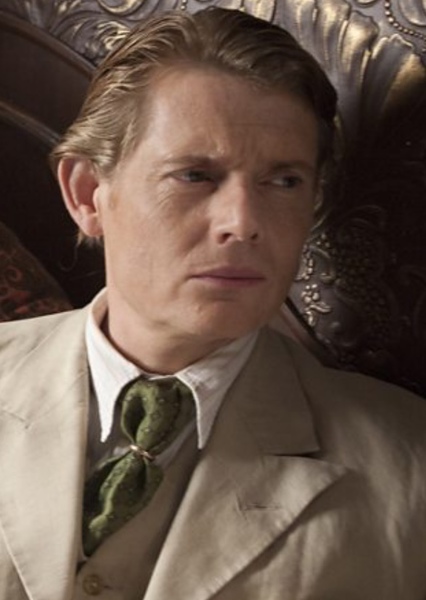 Julian Rhind-Tutt photo