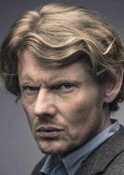 Julian Rhind-Tutt photo