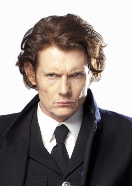 Julian Rhind-Tutt photo
