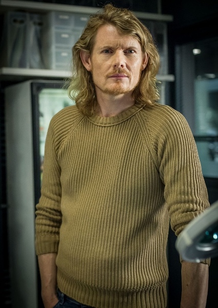 Julian Rhind-Tutt photo