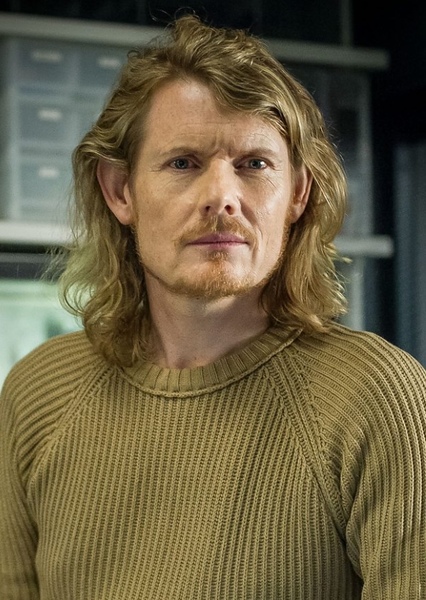 Julian Rhind-Tutt photo