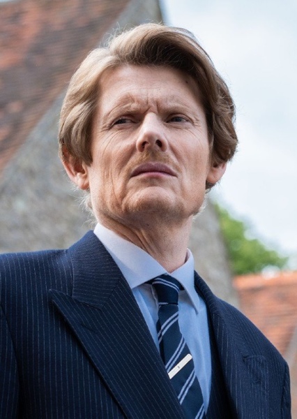 Julian Rhind-Tutt photo