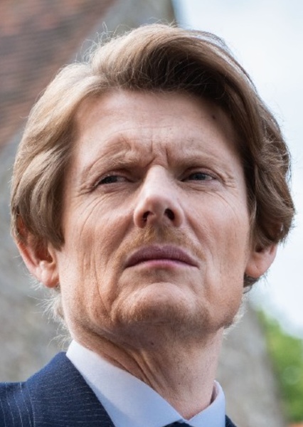 Julian Rhind-Tutt photo