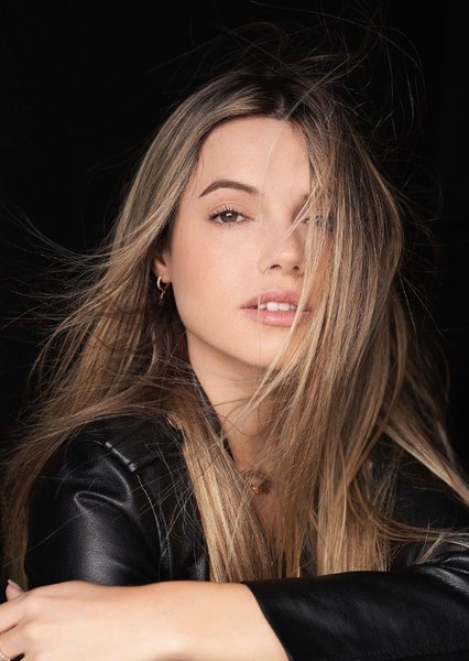 Julianne Binard photo