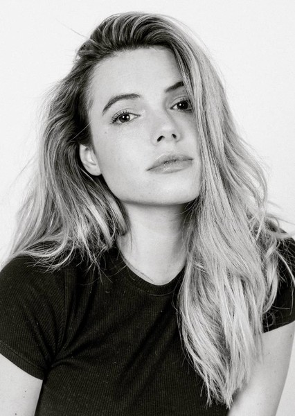 Julianne Binard photo