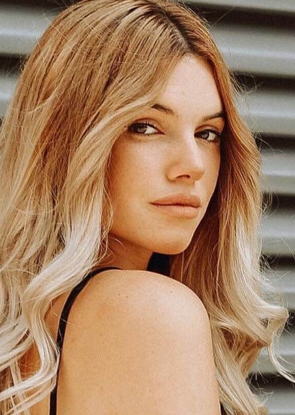 Julianne Binard photo