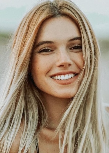 Julianne Binard photo