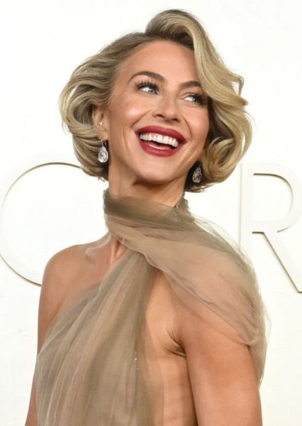 Julianne Hough photo