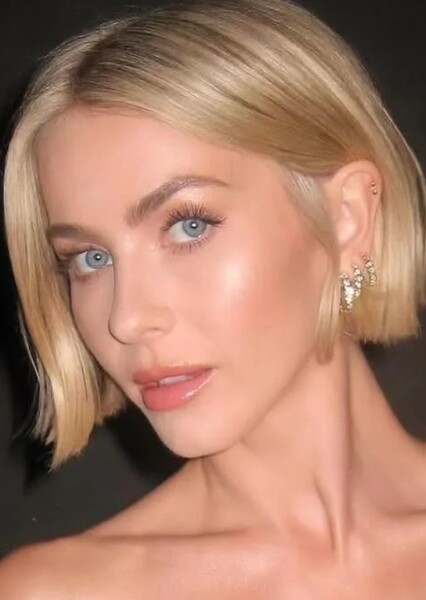 Julianne Hough photo
