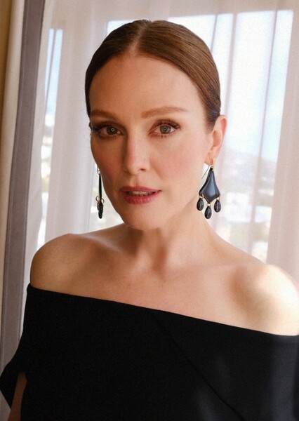 Julianne Moore photo
