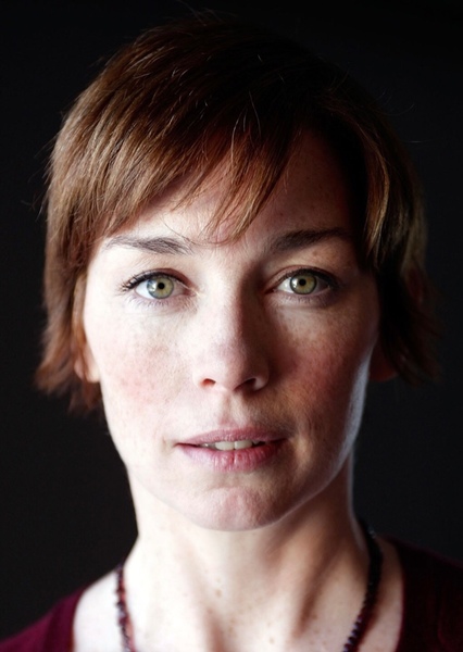 Julianne Nicholson photo