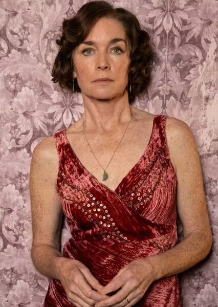Julianne Nicholson photo