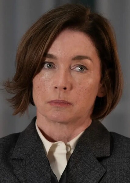 Julianne Nicholson