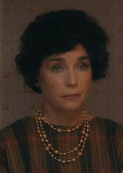 Julianne Nicholson photo