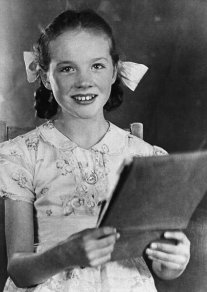 Julie Andrews photo
