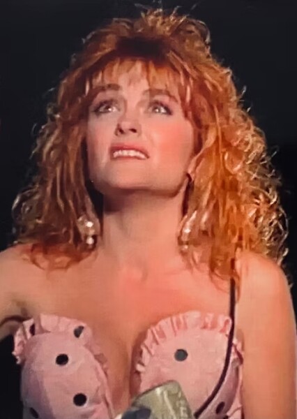 Julie Brown photo