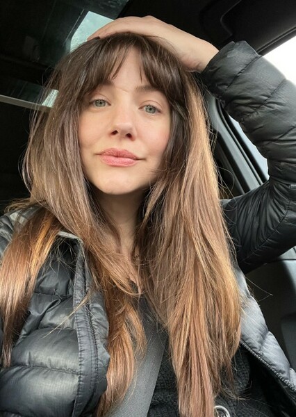 Julie Gonzalo photo