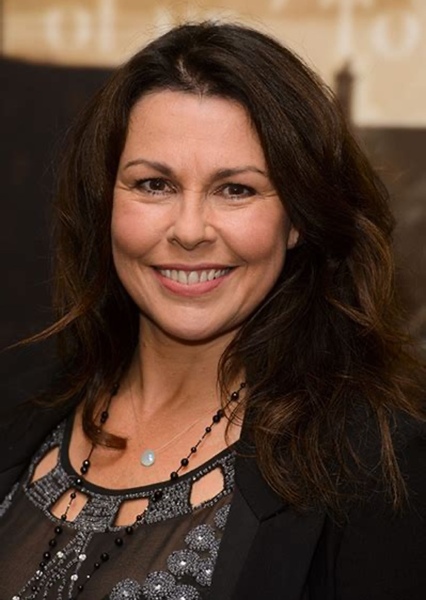Julie Graham photo