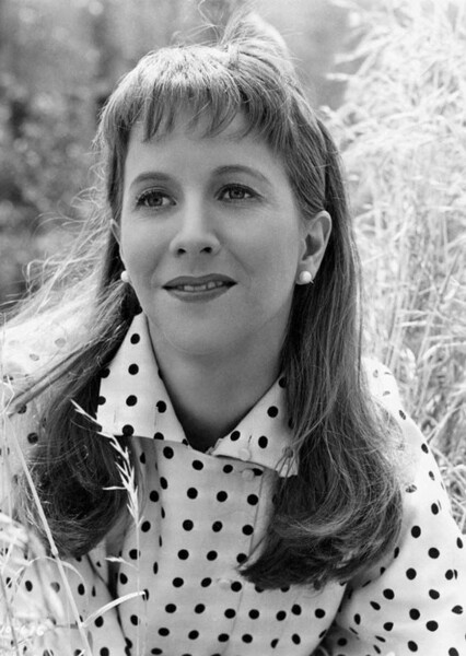 Julie Harris photo