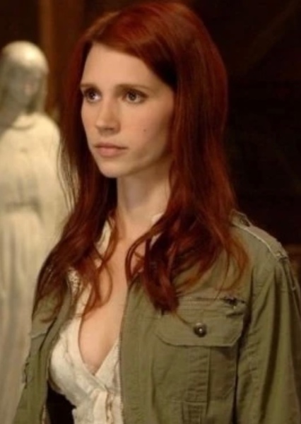 Julie McNiven