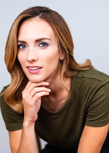 Julie Nolke photo