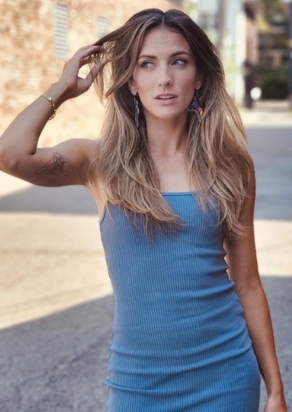 Julie Nolke photo