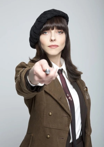 Juliet Landau photo