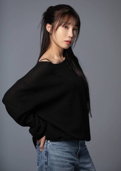 Jung Eun-ji photo