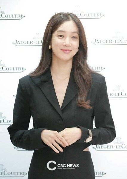Jung Ryeo-won photo