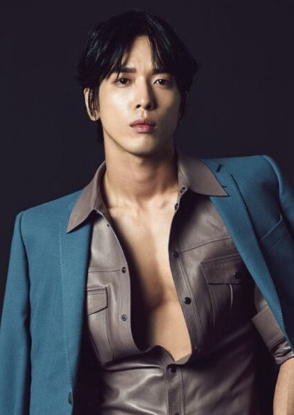 Jung Yong-hwa photo
