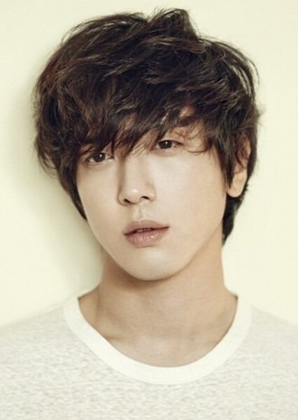 Jung Yong-hwa photo