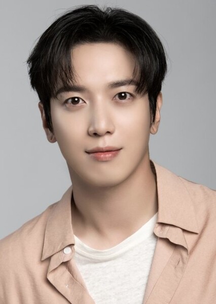 Jung Yong-hwa photo