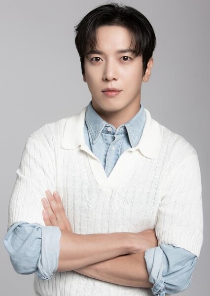 Jung Yong-hwa photo
