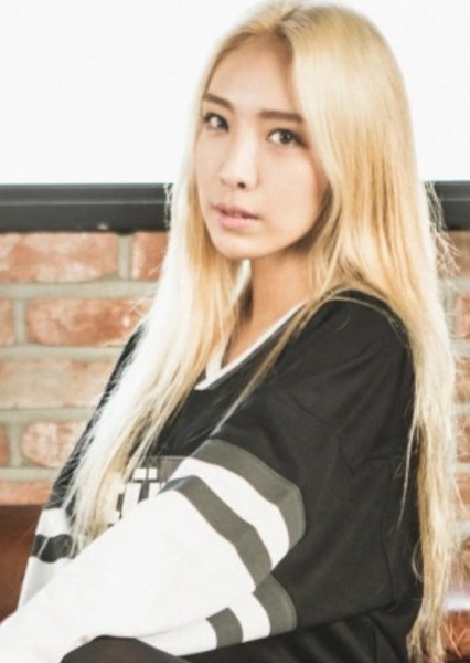 Jung Yoo Jin photo