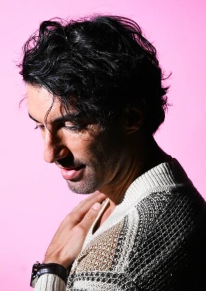 Justin Baldoni photo
