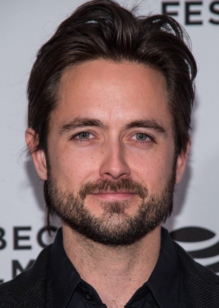 Justin Chatwin photo