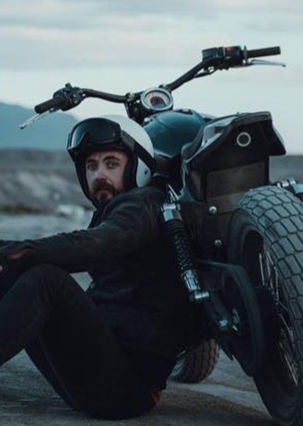 Justin Chatwin photo
