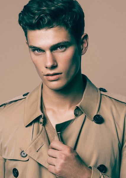 Justin Crichlow photo