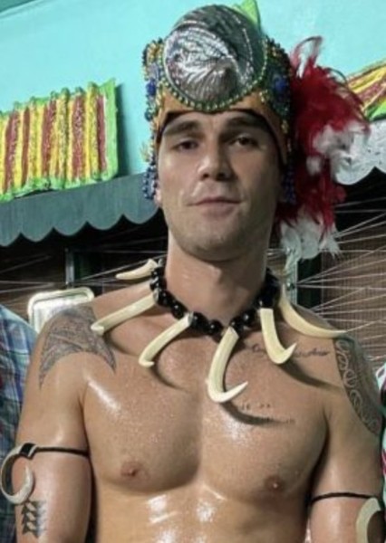 KJ Apa photo