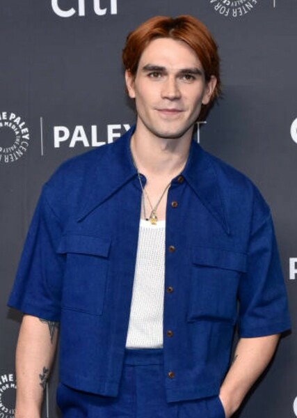 KJ Apa photo
