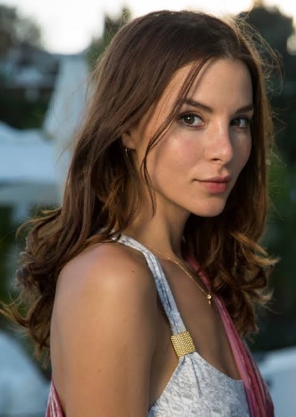 Kacey Barnfield photo