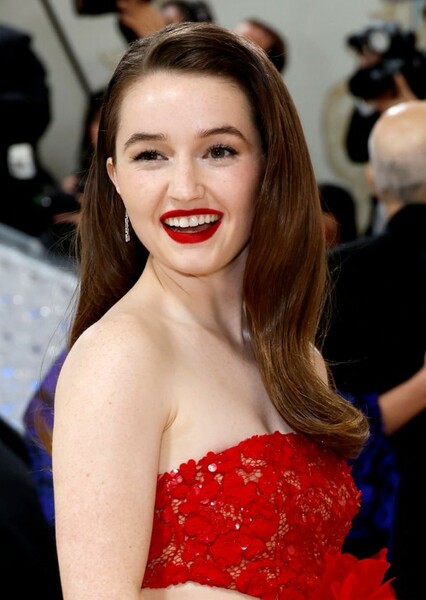 Kaitlyn Dever photo