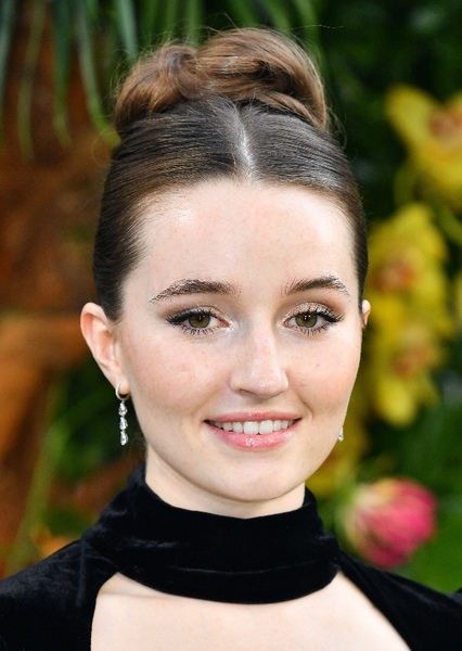 Kaitlyn Dever photo