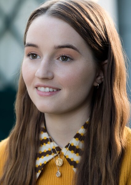 Kaitlyn Dever photo