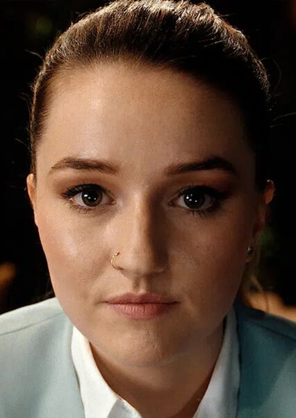 Kaitlyn Dever photo