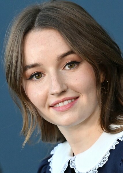 Kaitlyn Dever photo