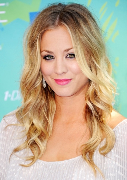 Kaley Cuoco photo